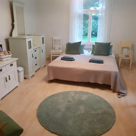 Kaerppaelaen Rustholli Pensión Lempäälä